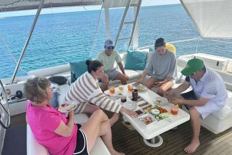 Review img # 33 of the yacht TOUCH THE SKY