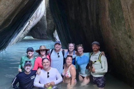 Review img # 20 of the yacht TOUCH THE SKY